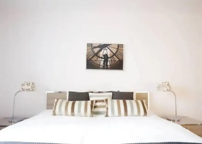 Gorgeous Apartment In City Center